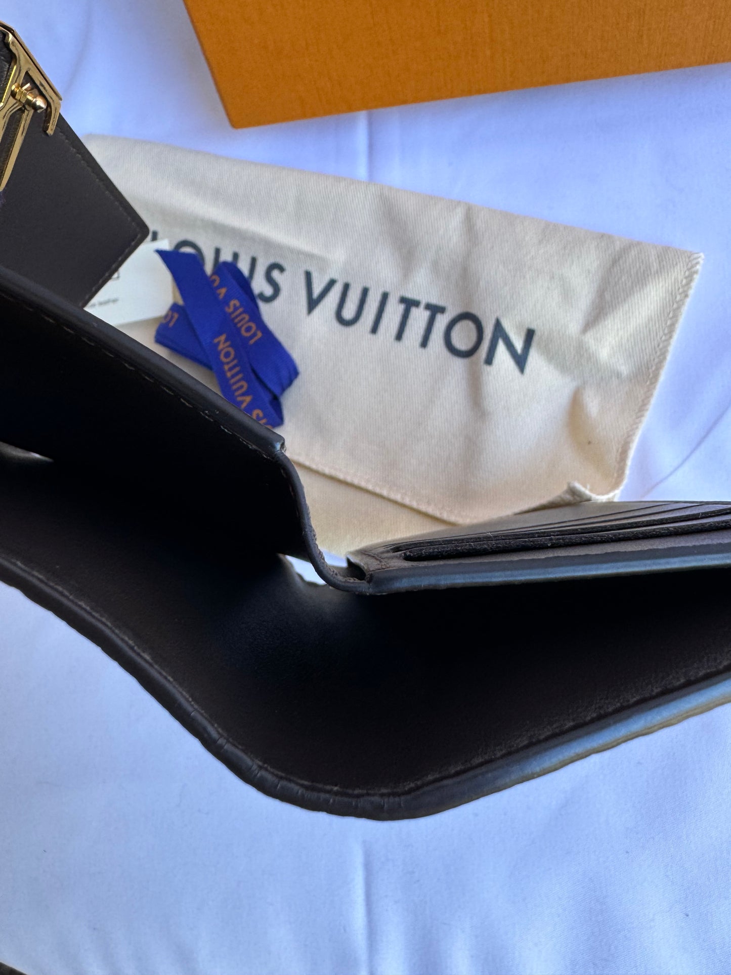 Louis Vuitton Capucines Compact Galet Trifold Wallet M62159 MRP $1030