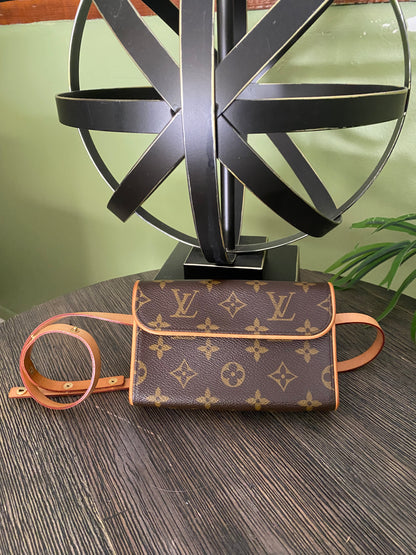 Louis Vuitton Pochette Florentine Pouch S Brown Leather