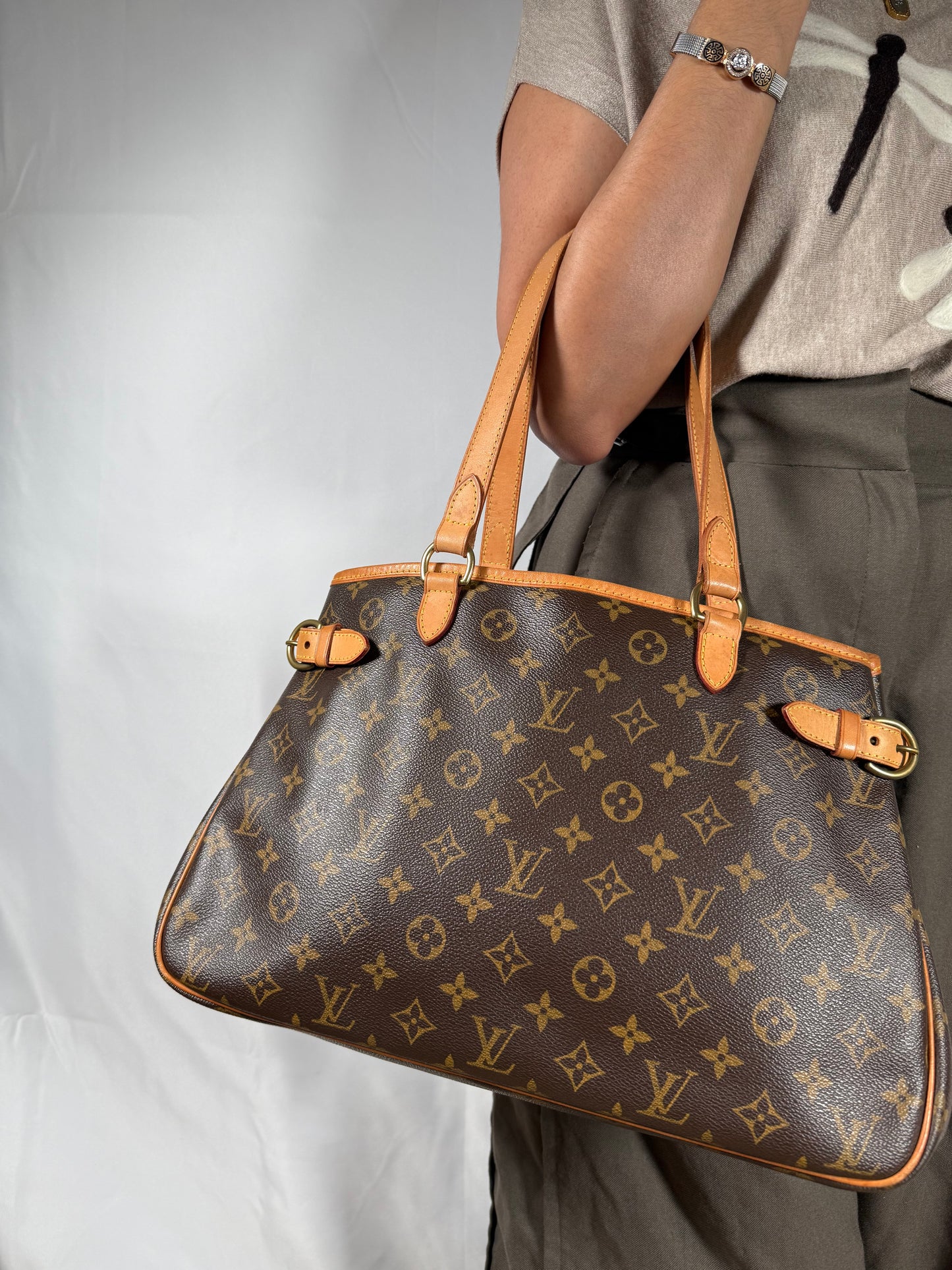 Louis Vuitton Batignolles Horizontal Monogram Shoulder Bag