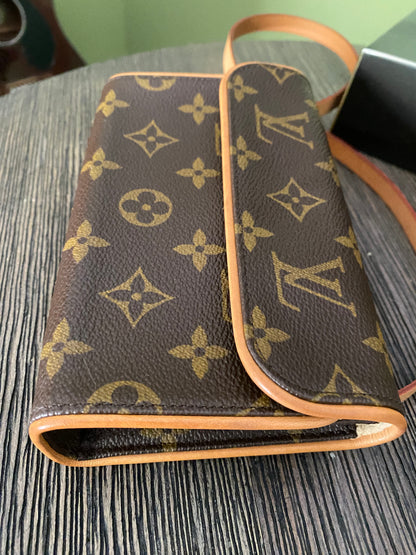 Louis Vuitton Pochette Florentine Pouch S Brown Leather