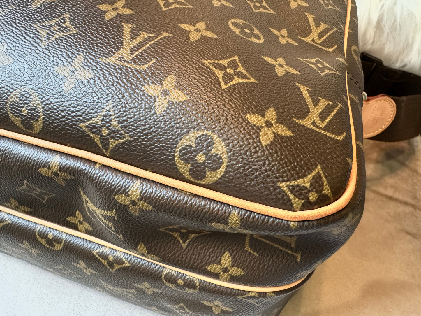 Louis Vuitton Reporter GM Messenger Crossbody Travel Bag Brown Monogram Canvas