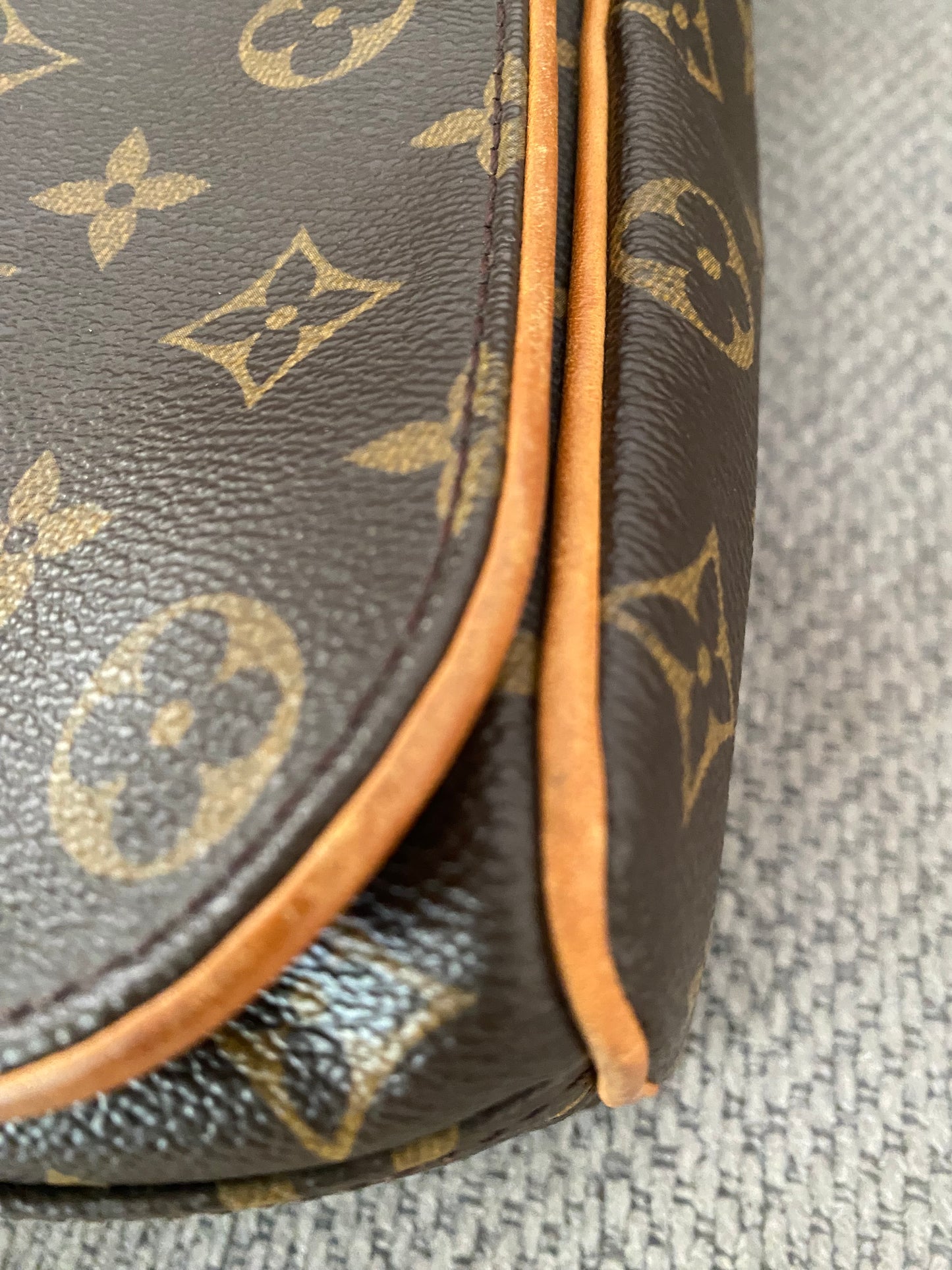 Louis Vuitton Abbesses Messenger Laptop Bag Brown Monogram Canvas