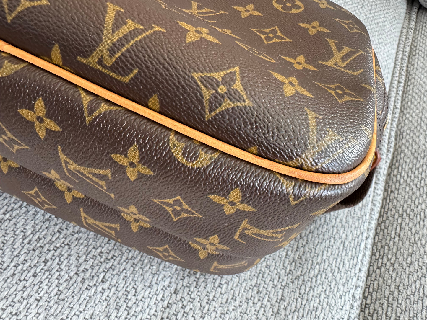 LOUIS VUITTON LV Reporter PM Crossbody Messenger Bag Monogram Canvas